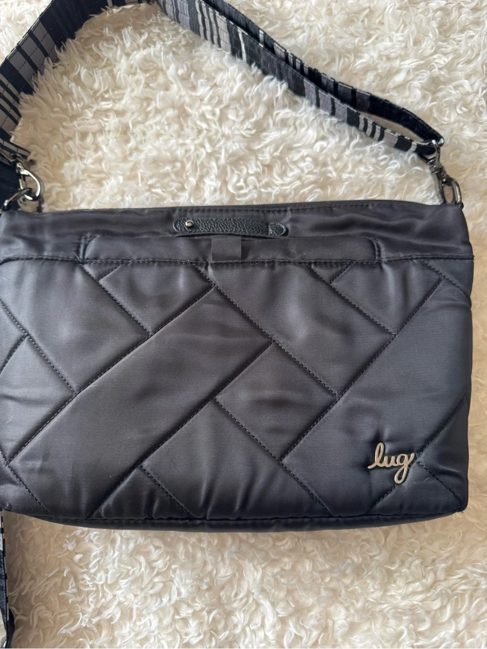 lug flare black